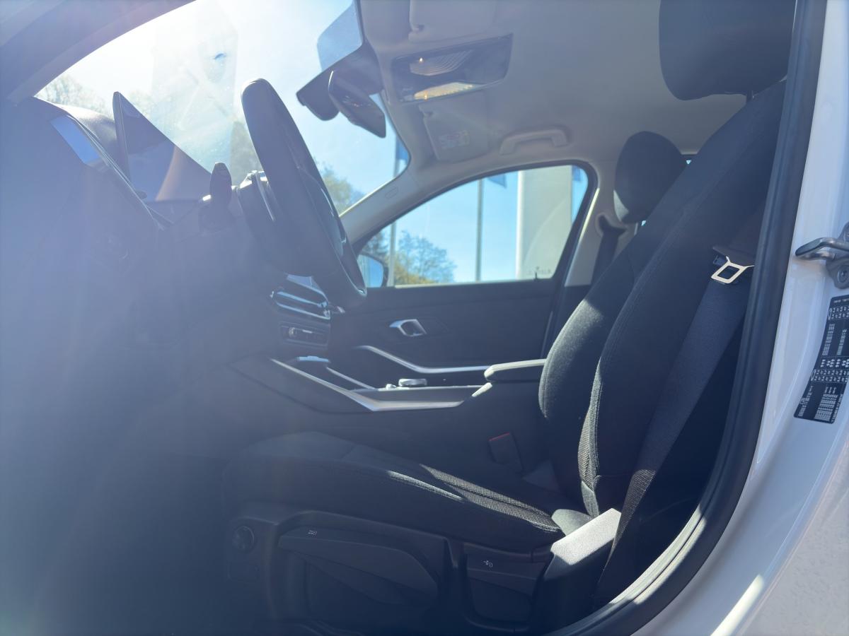 BMW 318i Limousine im Innenraum