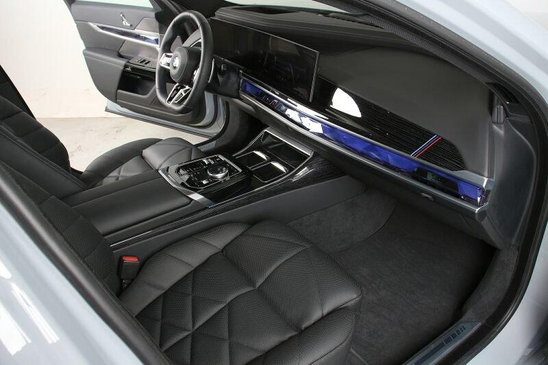 BMW 740d xDrive Limousine im Innenraum