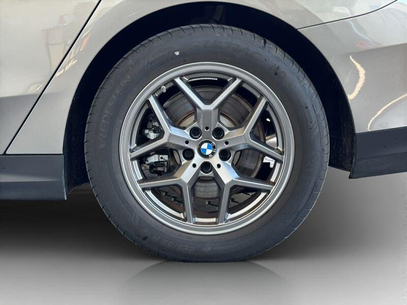 BMW 520d Touring mit Detailansicht auf die Felgen