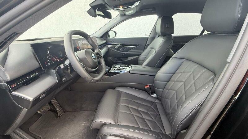 BMW 520d Limousine im Innenraum