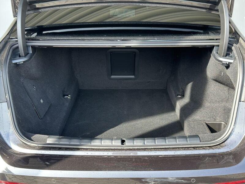 BMW 750e xDrive Limousine im Innenraum