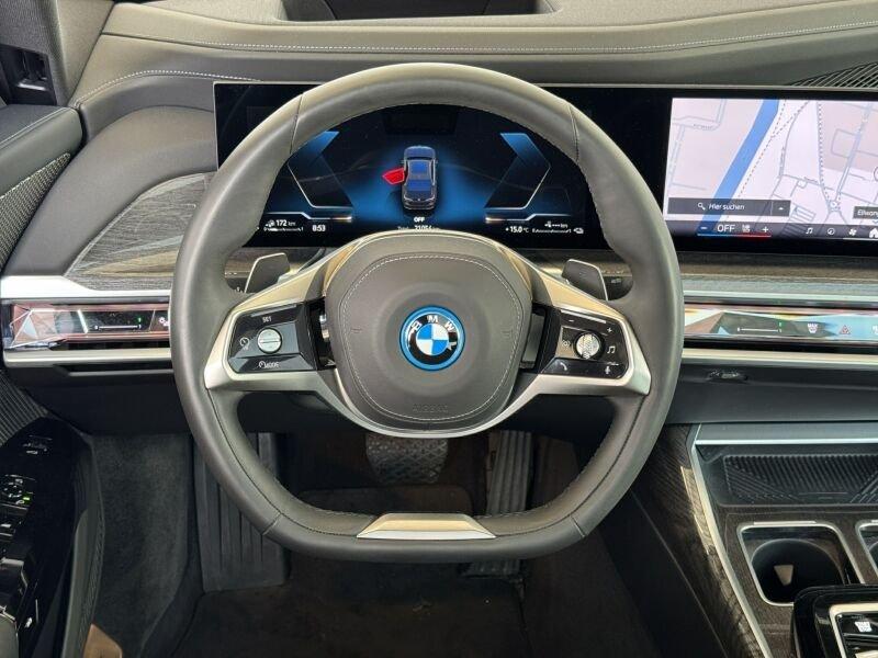 BMW 750e xDrive Limousine im Innenraum