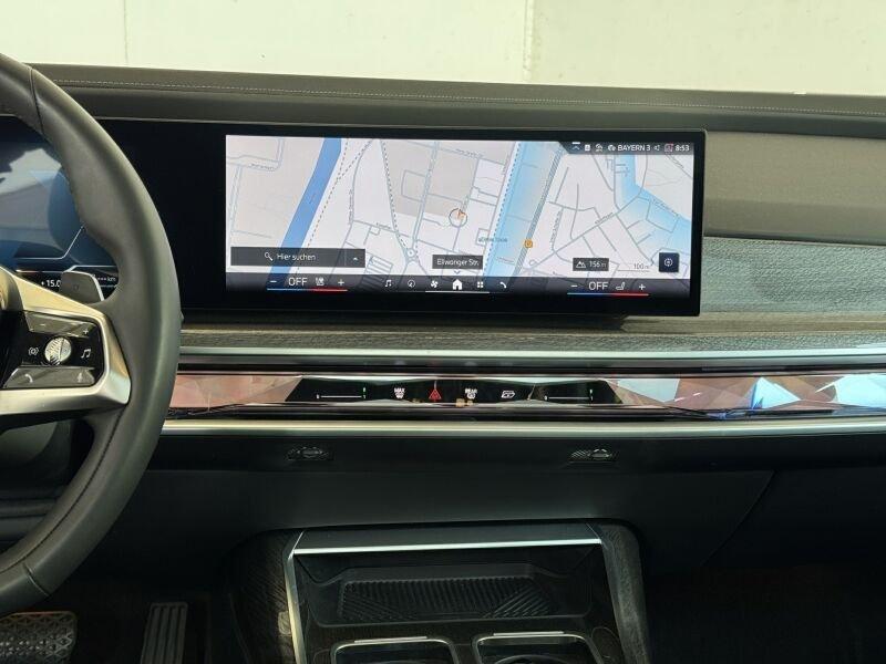 BMW 750e xDrive Limousine im Innenraum