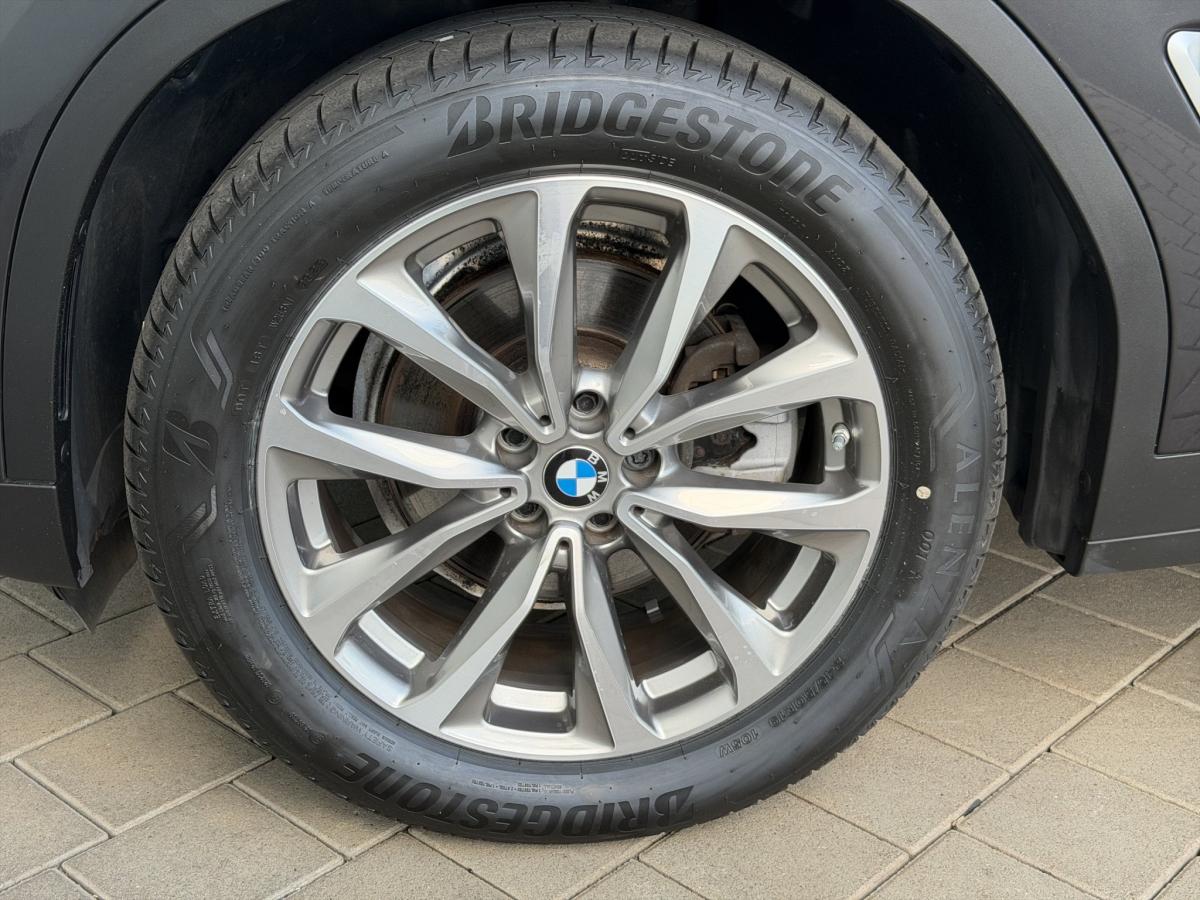 Originalaufnahme des Fahrzeugs Originalaufnahme des Fahrzeugs