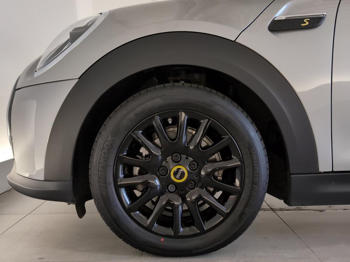 Originalaufnahme des Fahrzeugs Originalaufnahme des Fahrzeugs
