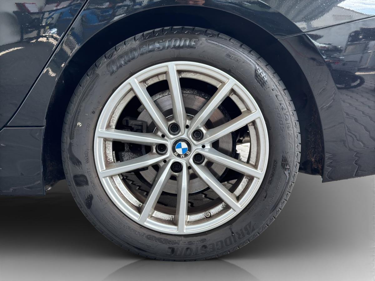 Originalaufnahme des Fahrzeugs Originalaufnahme des Fahrzeugs