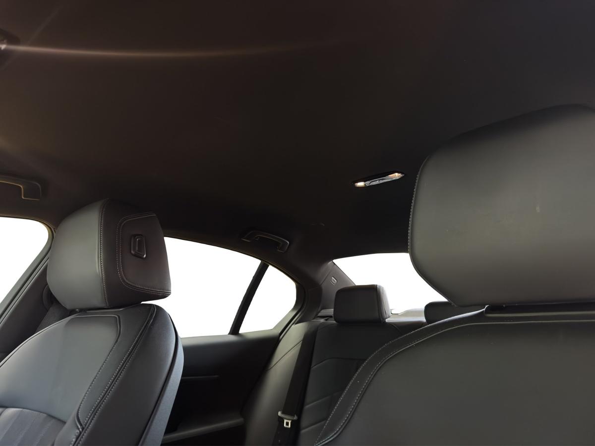 Originalaufnahme des Fahrzeugs Originalaufnahme des Fahrzeugs