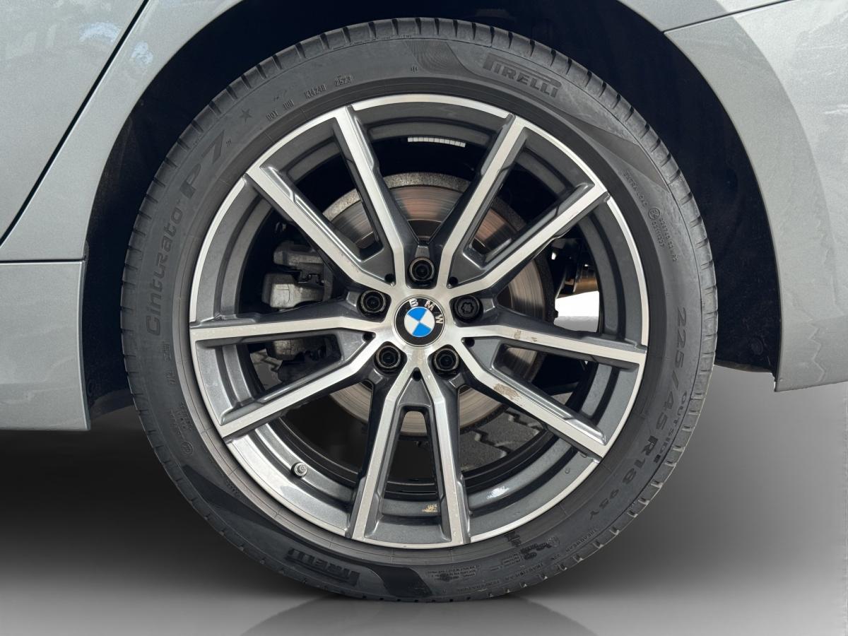 Originalaufnahme des Fahrzeugs Originalaufnahme des Fahrzeugs