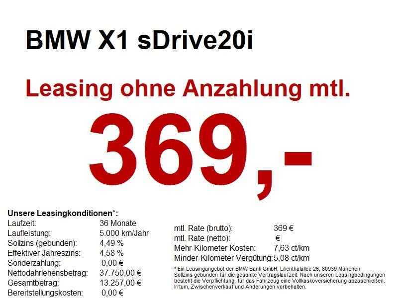 Mehrere Fahrzeuge im Bild
