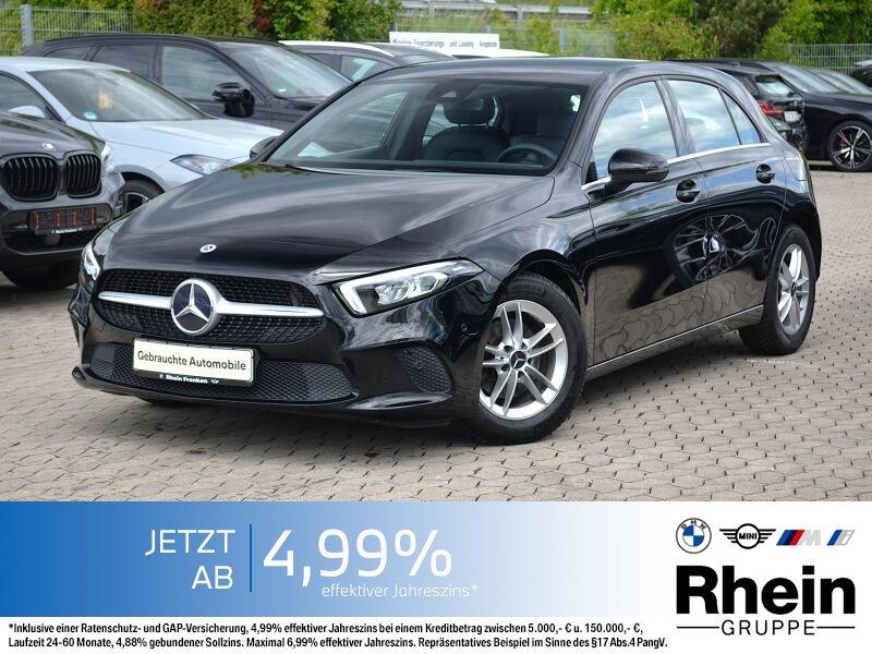 MERCEDES-BENZ A 180 in Schwarz von vorne