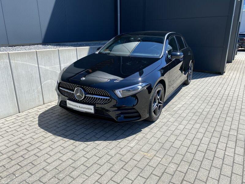 MERCEDES-BENZ A 250 in Schwarz von vorne