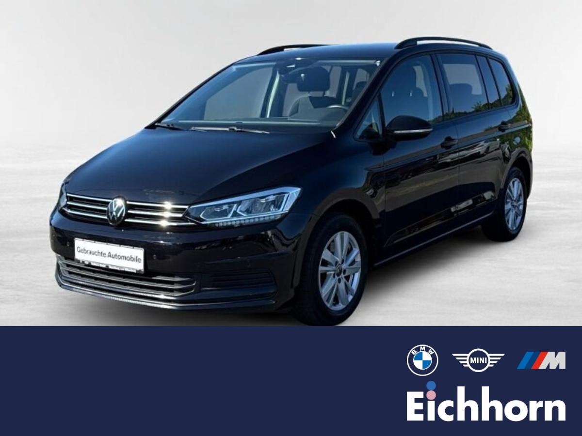 VW Touran in Schwarz von vorne VW Touran in Schwarz von vorne
