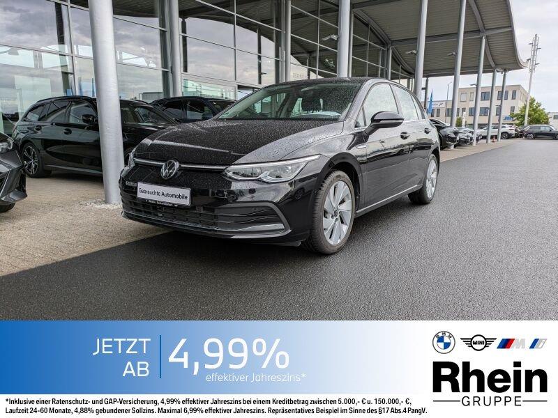VW Golf in Schwarz von vorne