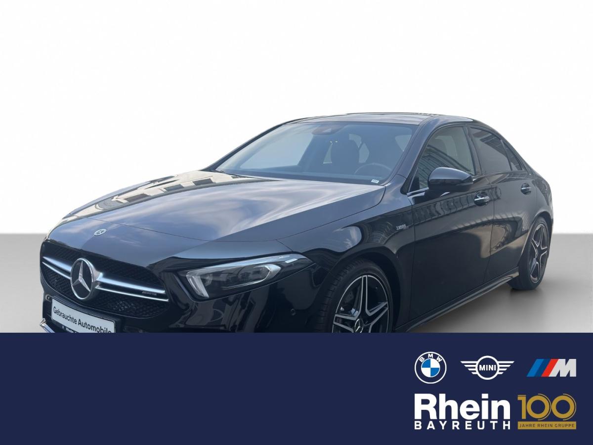 MERCEDES-BENZ A 35 AMG in Schwarz von vorne