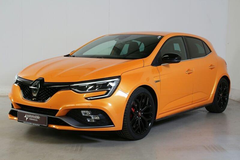 RENAULT Megane in Orange von vorne