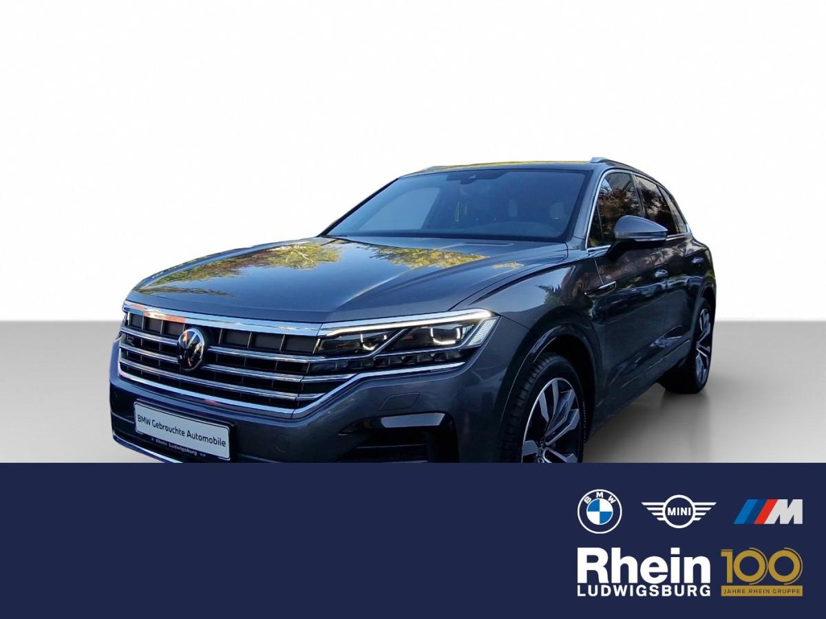 VW Touareg in Grau von vorne