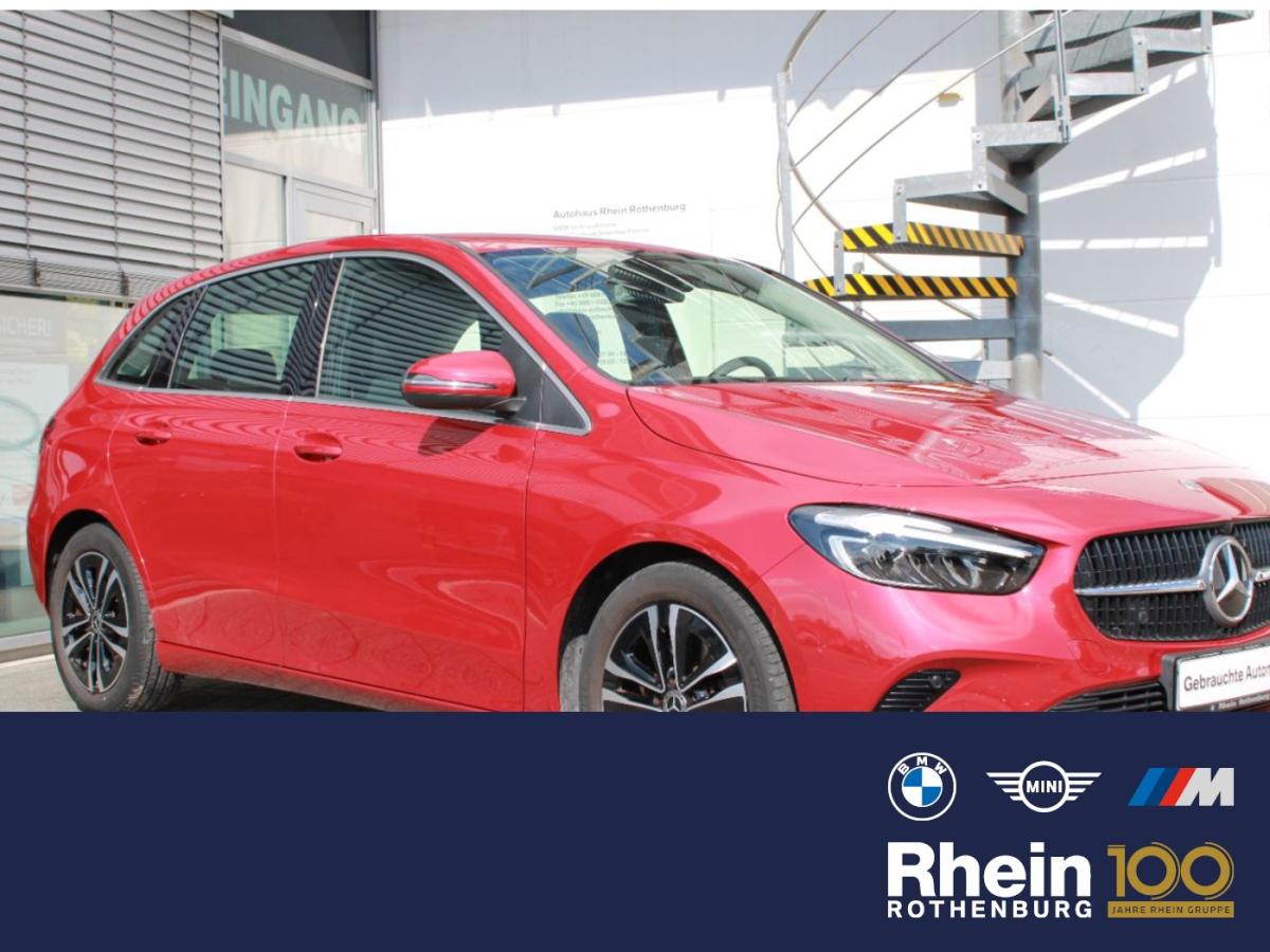 MERCEDES-BENZ B 250 in Rot von vorne