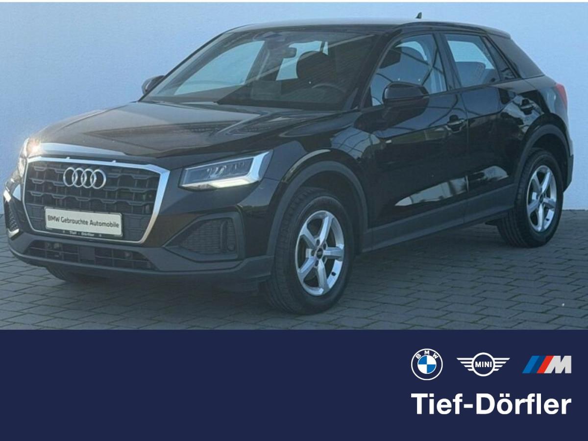 AUDI Q2 in Schwarz von vorne