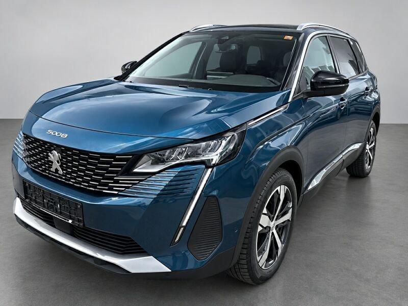 PEUGEOT 5008 in Blau von vorne PEUGEOT 5008 in Blau von vorne