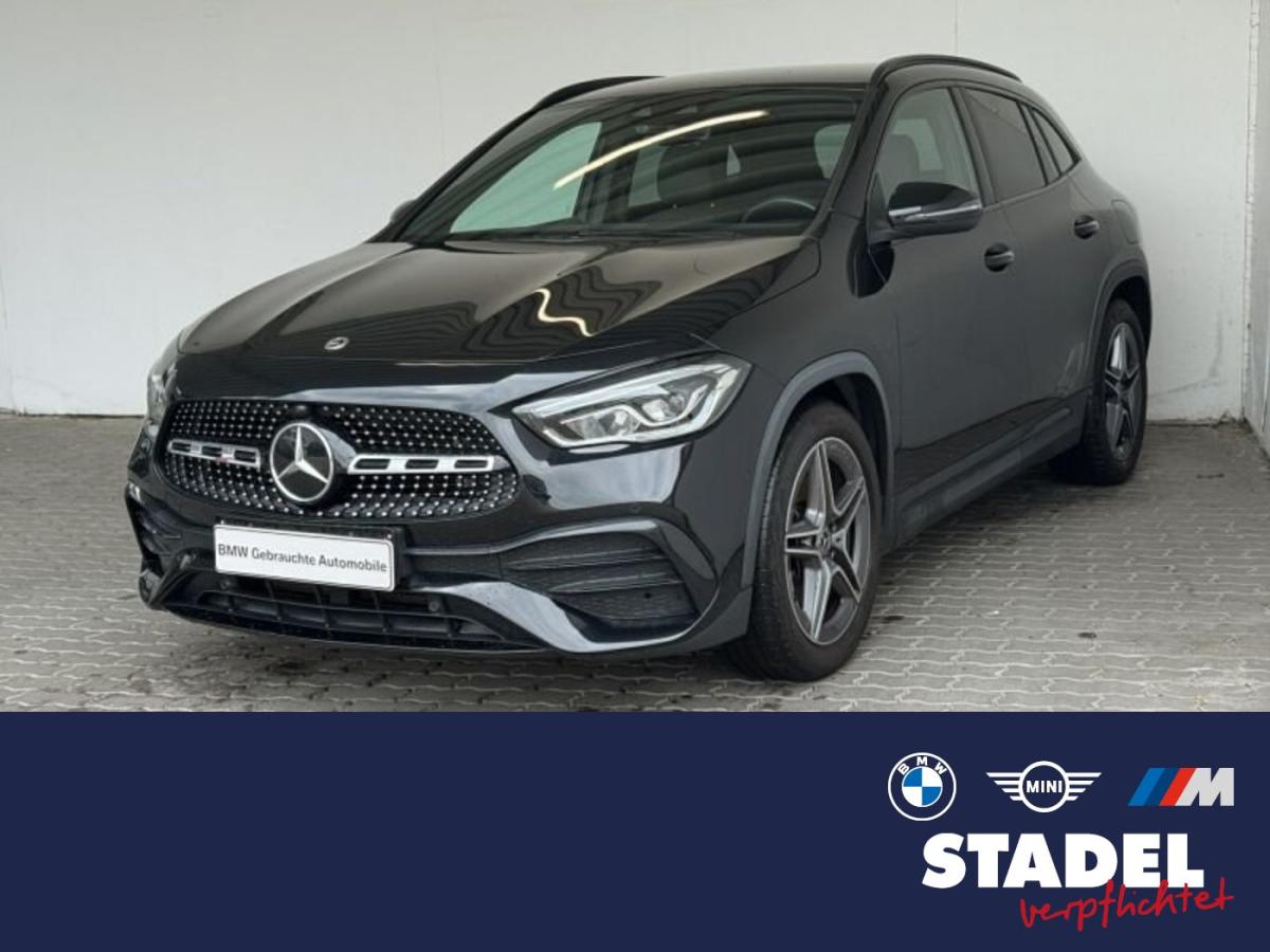 MERCEDES-BENZ GLA 220 in Schwarz von vorne