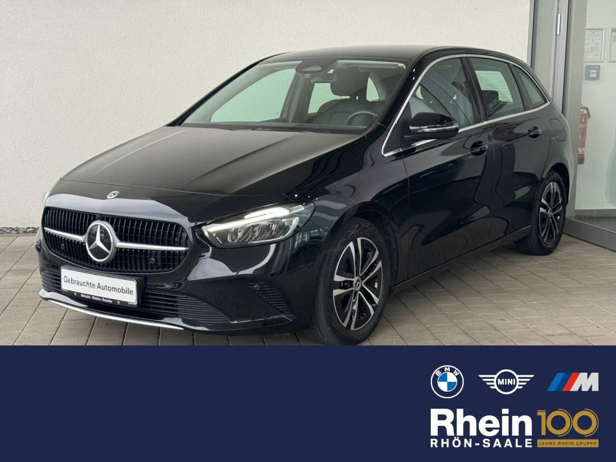MERCEDES-BENZ B 200 in Schwarz von vorne MERCEDES-BENZ B 200 in Schwarz von vorne