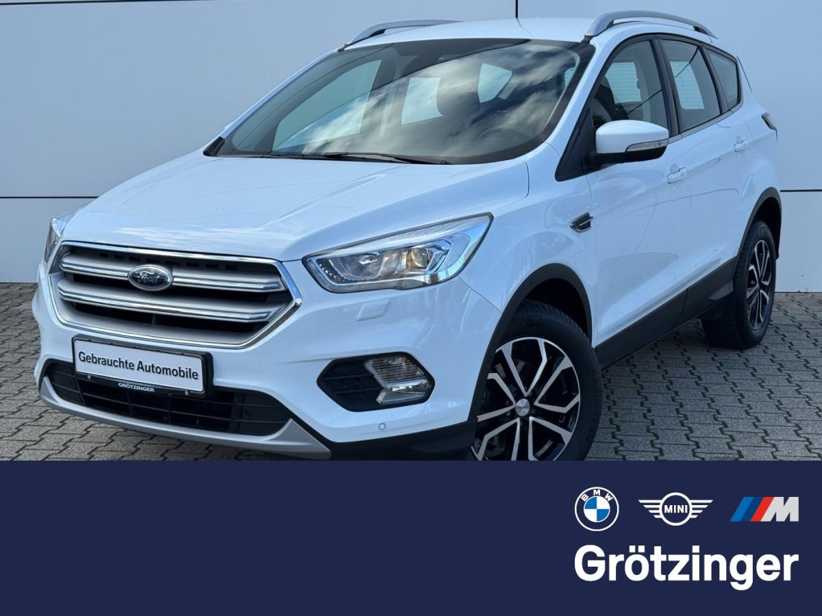 FORD Kuga in Weiß von vorne