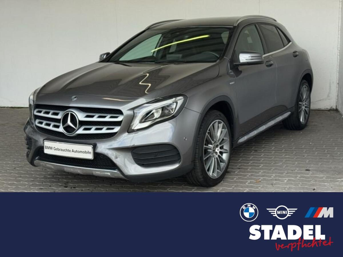MERCEDES-BENZ GLA 200 in Grau von vorne