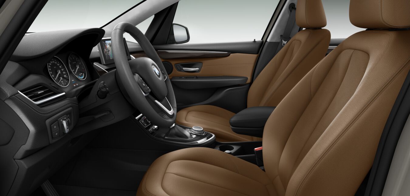BMW BMW 2er im Innenraum seitlich BMW BMW 2er im Innenraum seitlich