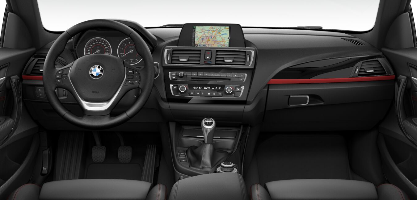 BMW BMW 2er im Innenraum von vorne BMW BMW 2er im Innenraum von vorne