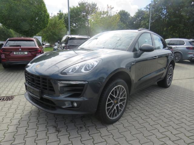 PORSCHE Macan in Silber von vorne PORSCHE Macan in Silber von vorne