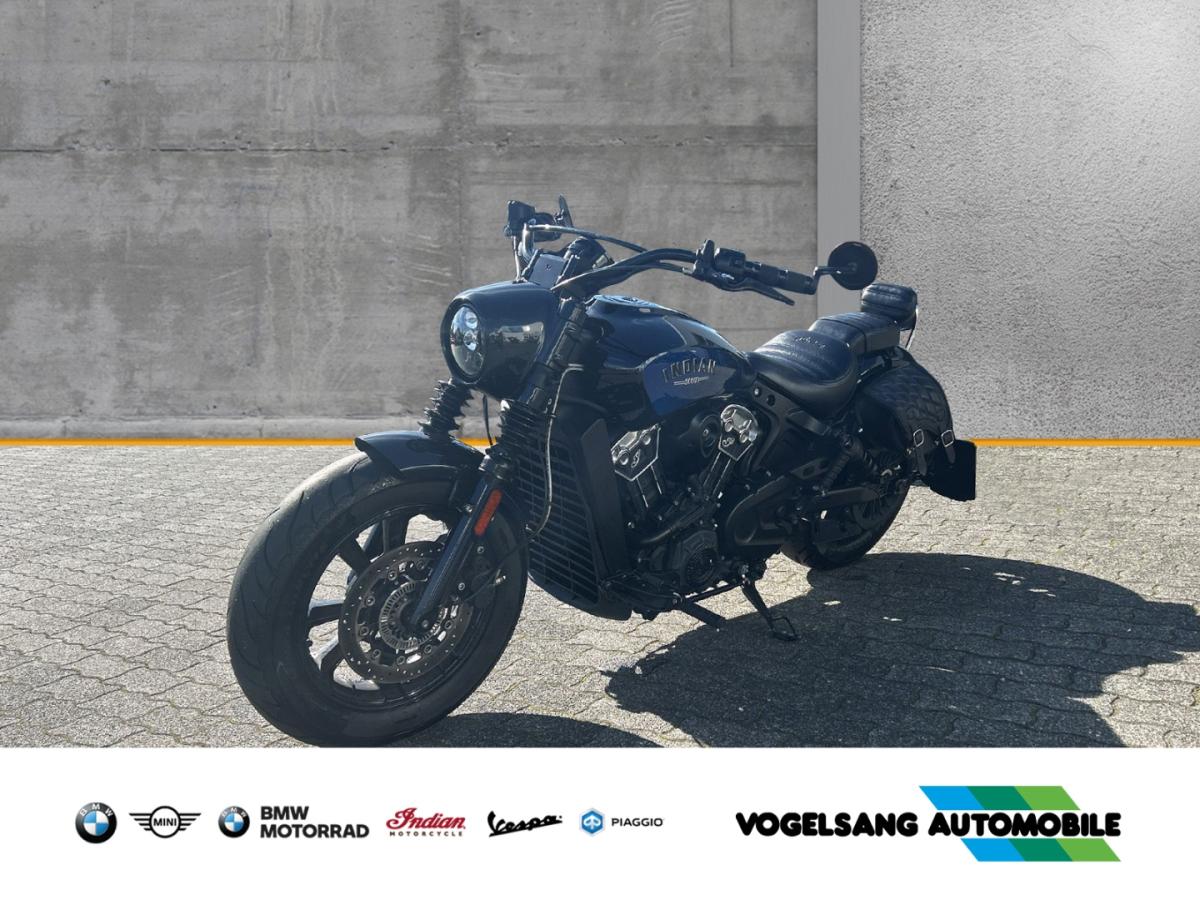 INDIAN Scout in Schwarz von vorne INDIAN Scout in Schwarz von vorne
