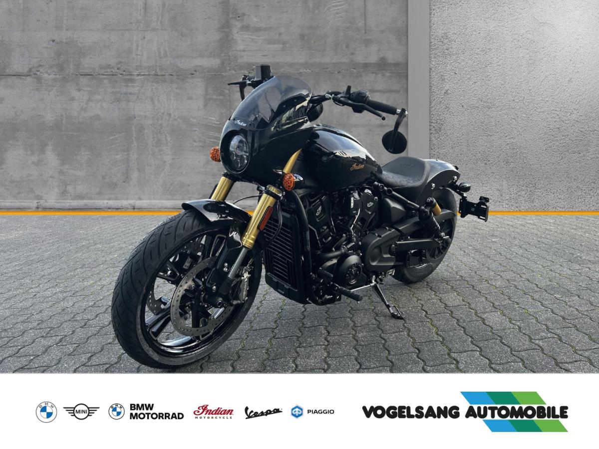 INDIAN Scout in Schwarz von vorne INDIAN Scout in Schwarz von vorne