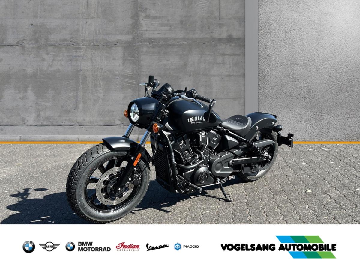 INDIAN Scout in Schwarz von vorne INDIAN Scout in Schwarz von vorne
