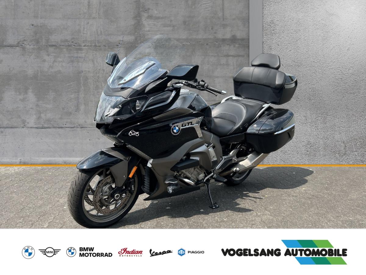 BMW K 1600 GTL in Schwarz von vorne BMW K 1600 GTL in Schwarz von vorne