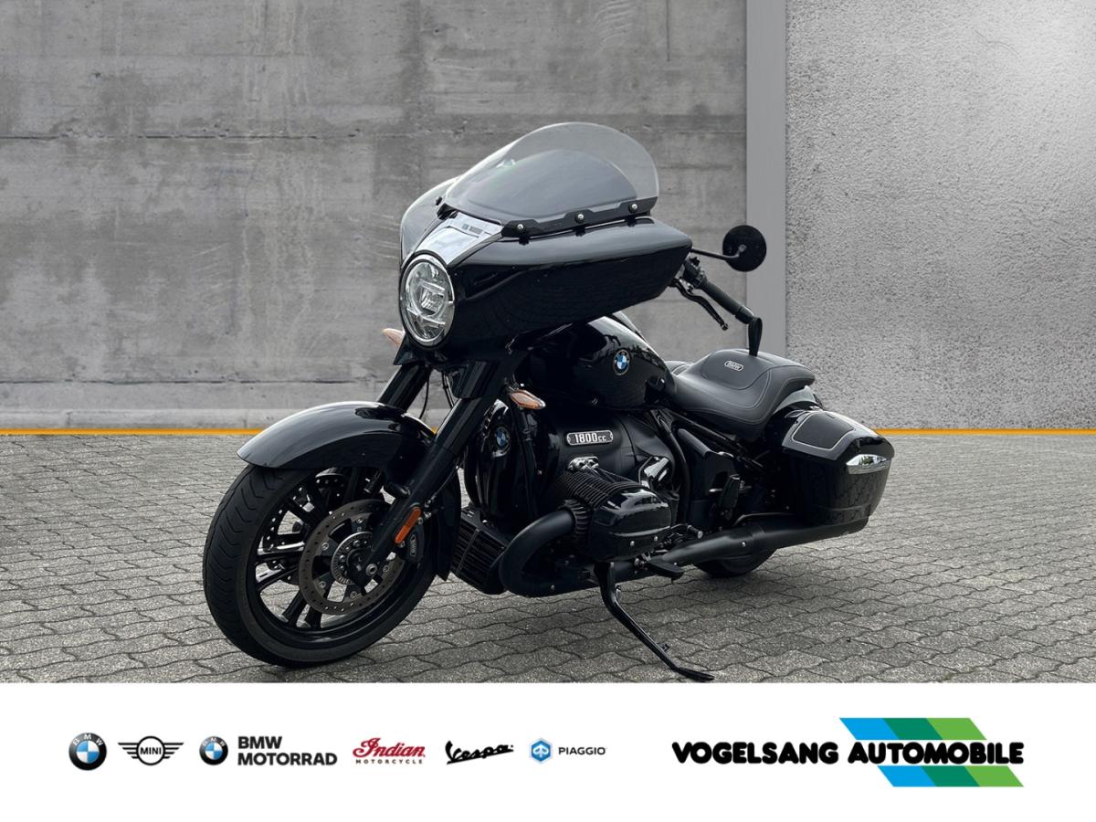 BMW R 18 in Schwarz von vorne BMW R 18 in Schwarz von vorne