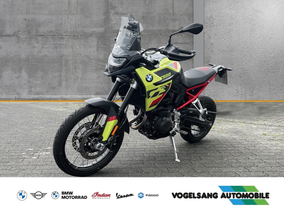 BMW F 900 GS in Gelb von vorne BMW F 900 GS in Gelb von vorne