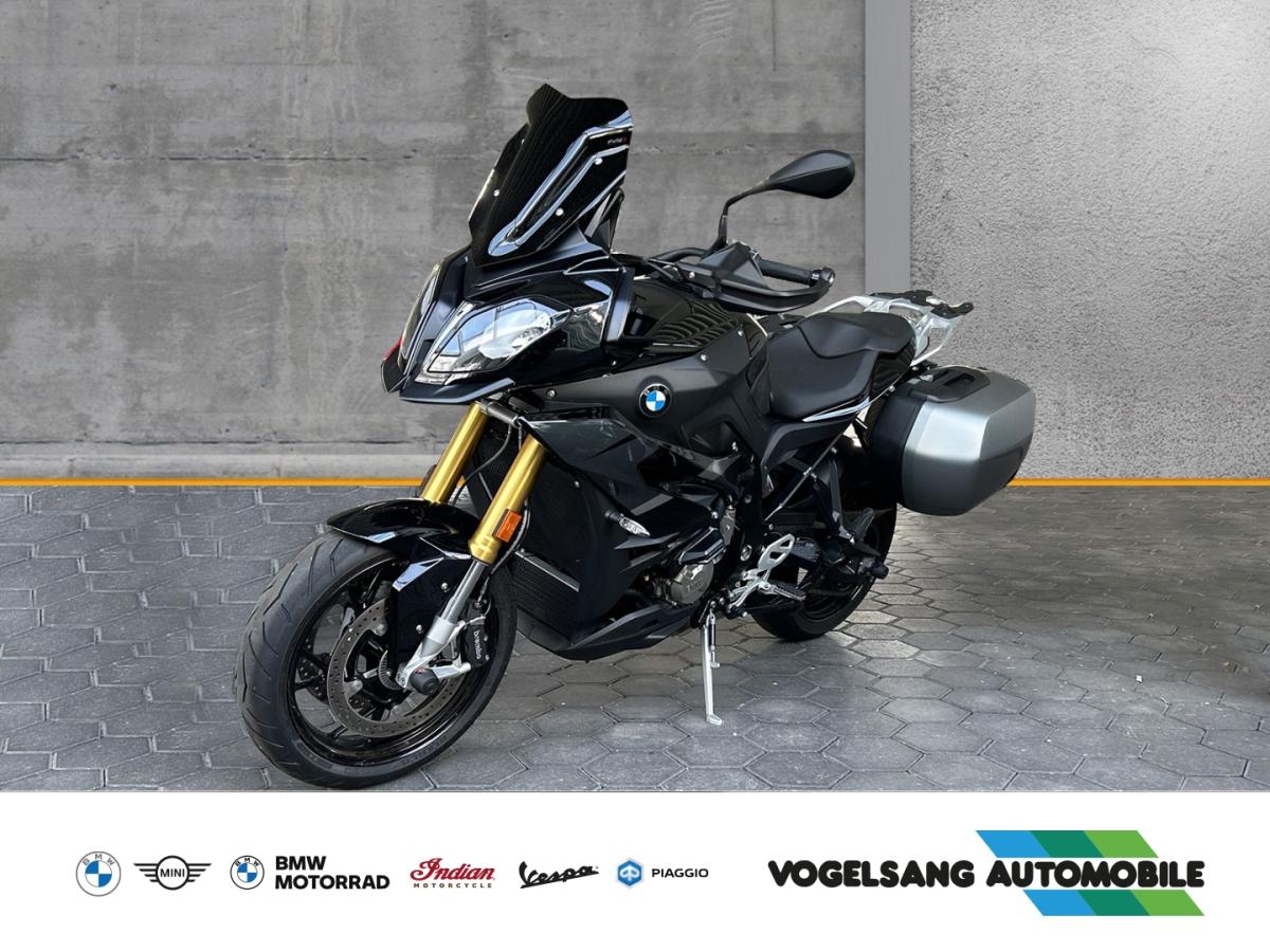 BMW S 1000 XR in Schwarz von vorne BMW S 1000 XR in Schwarz von vorne