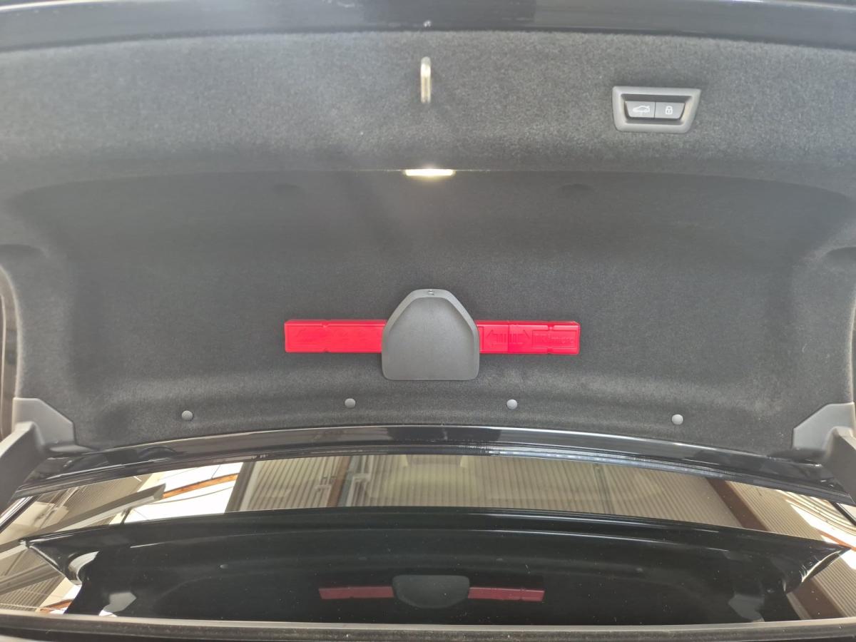 Originalaufnahme des Fahrzeugs Originalaufnahme des Fahrzeugs