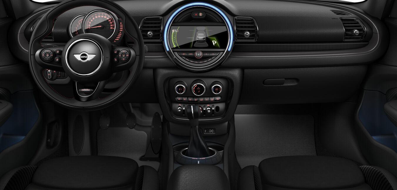 MINI MINI Clubman im Innenraum von vorne MINI MINI Clubman im Innenraum von vorne