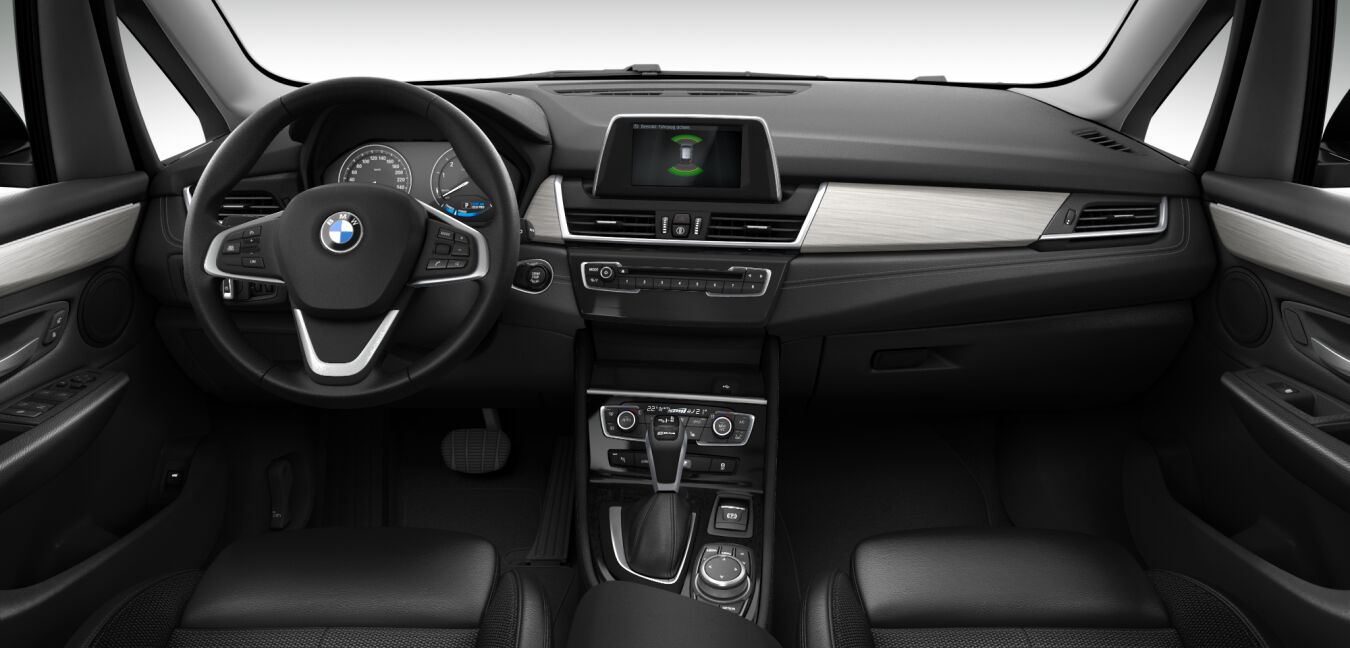BMW BMW 2er im Innenraum von vorne BMW BMW 2er im Innenraum von vorne