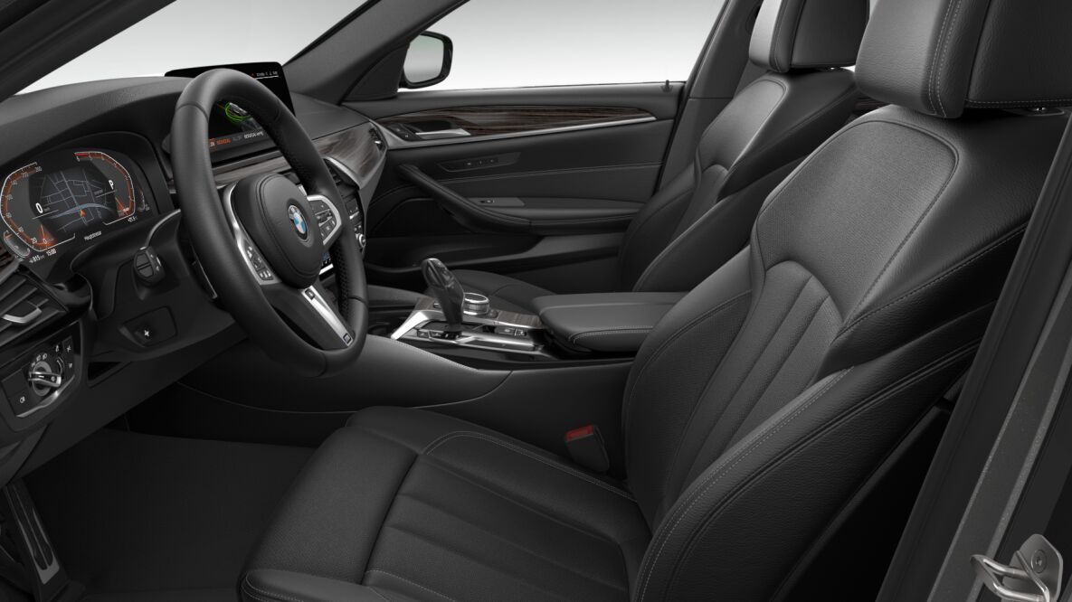 BMW BMW 5er im Innenraum seitlich BMW BMW 5er im Innenraum seitlich