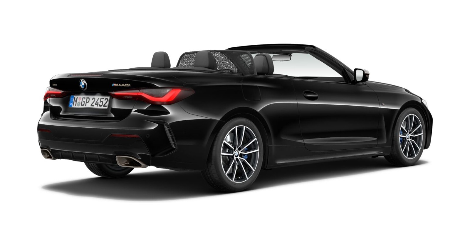 BMW BMW 4er in Schwarz von hinten