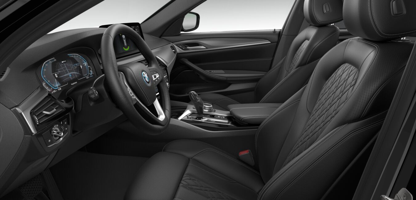 BMW BMW 5er im Innenraum seitlich BMW BMW 5er im Innenraum seitlich