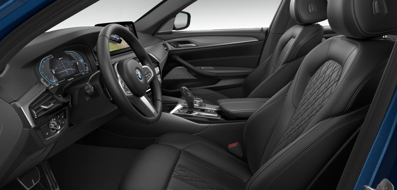 BMW BMW 5er im Innenraum seitlich BMW BMW 5er im Innenraum seitlich