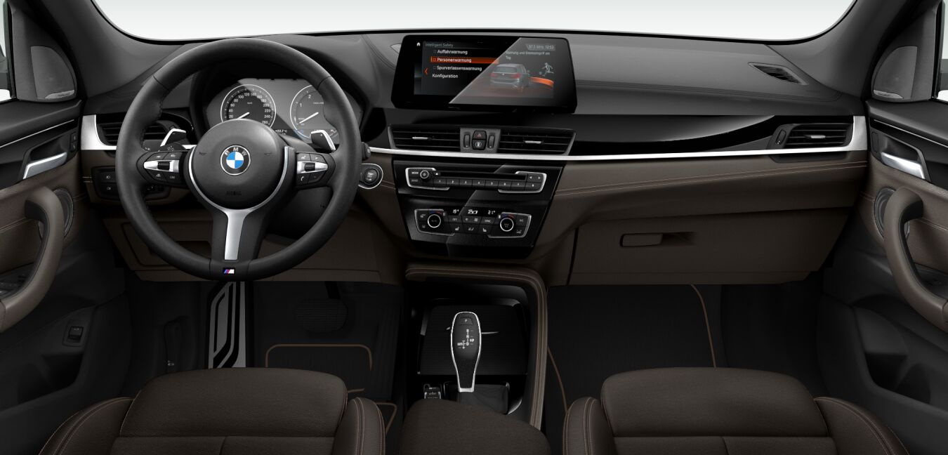 BMW BMW X im Innenraum von vorne