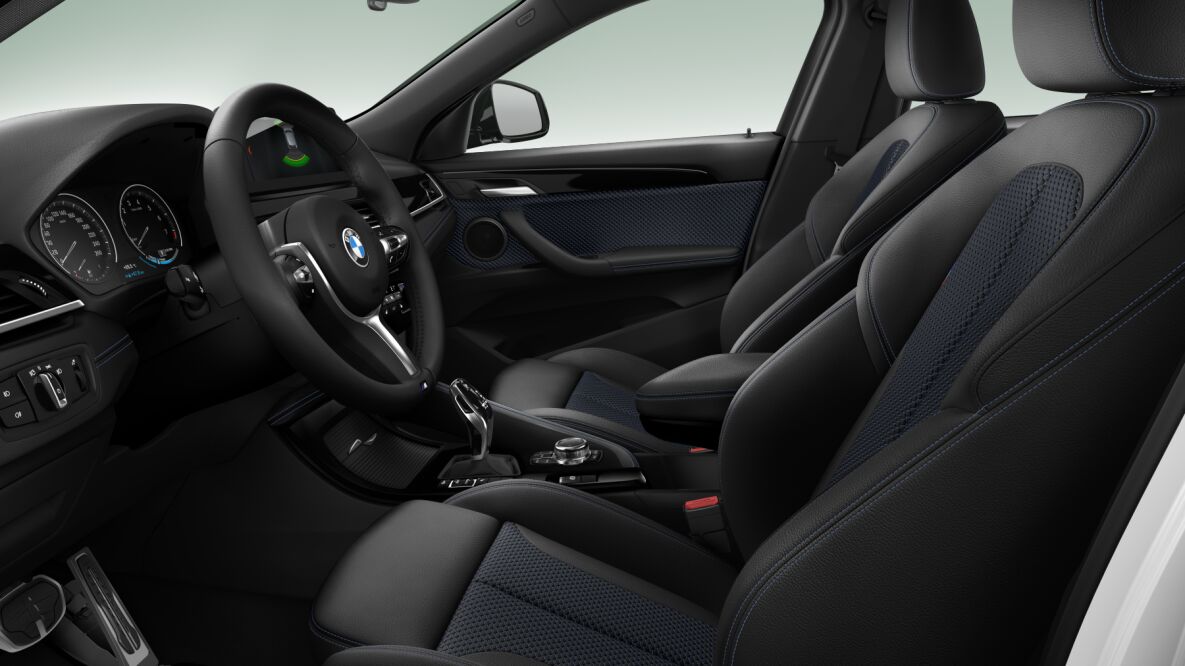 BMW BMW X im Innenraum seitlich