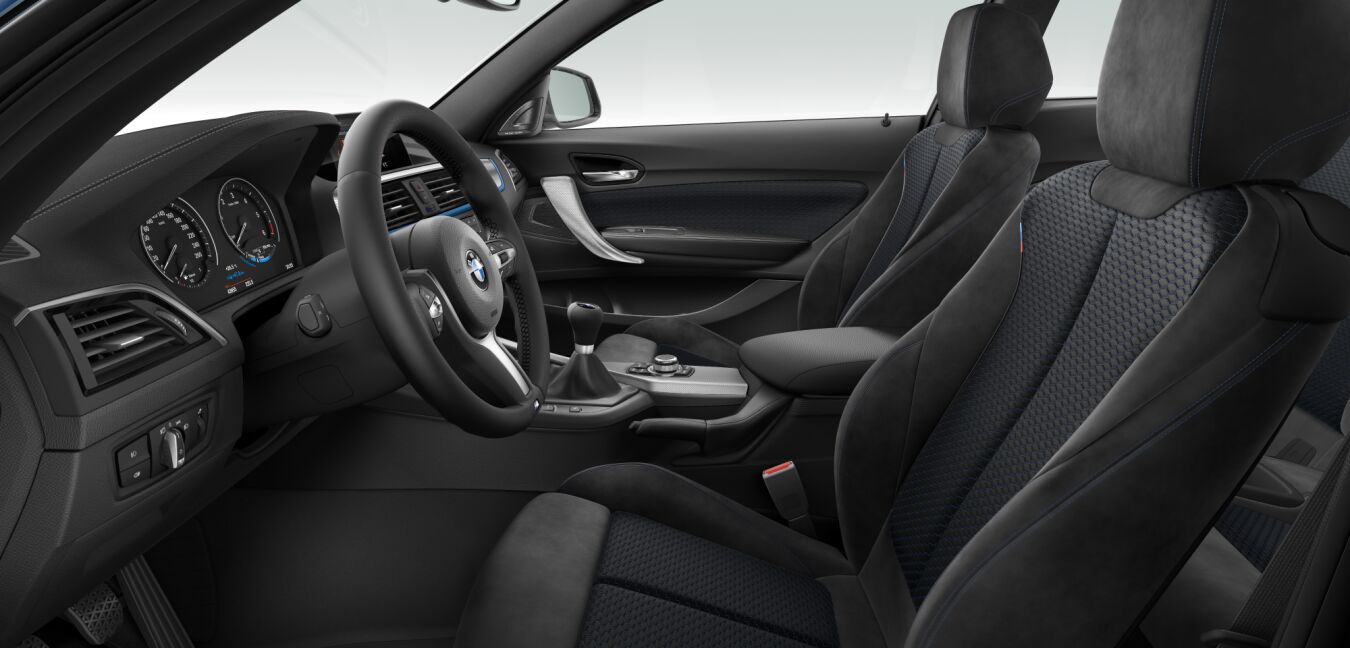 BMW BMW 2er im Innenraum seitlich BMW BMW 2er im Innenraum seitlich
