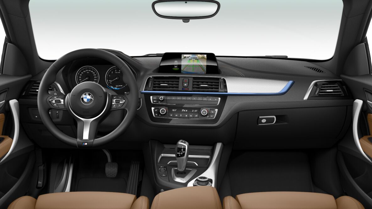BMW BMW 2er im Innenraum von vorne BMW BMW 2er im Innenraum von vorne