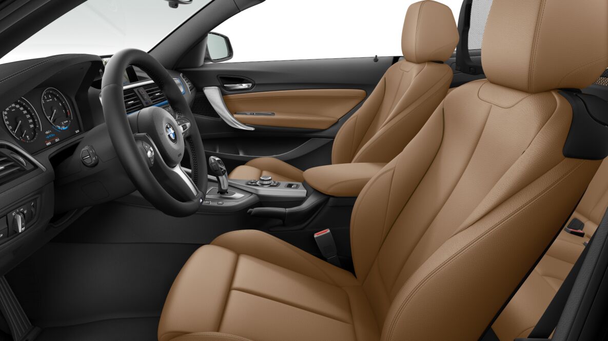 BMW BMW 2er im Innenraum seitlich BMW BMW 2er im Innenraum seitlich