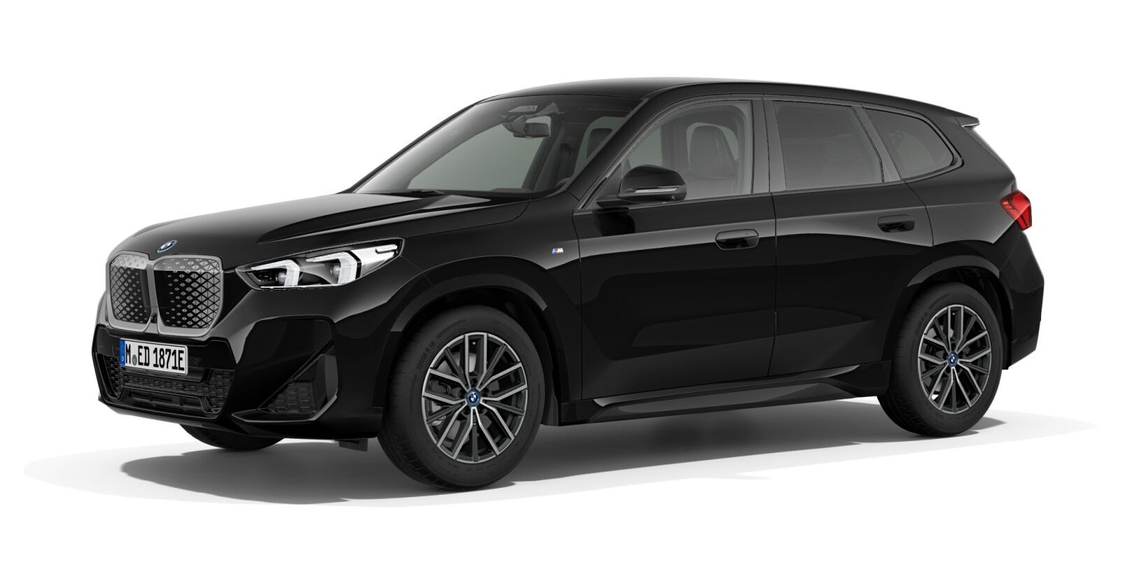 BMW iX1 xDrive30 in Schwarz von vorne BMW iX1 xDrive30 in Schwarz von vorne